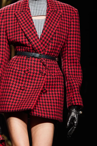 Look 27